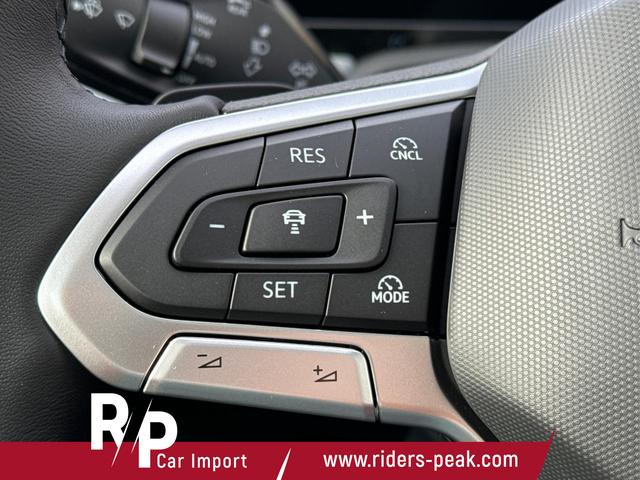 Volkswagen / Passat Variant / Silber / / / DSG+AHK+PANO+NAVI+ACC+KAMERA+LED+MASSAGE