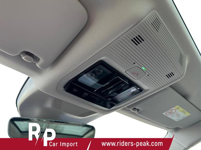 Volkswagen / Passat Variant / Silber / / / DSG+AHK+PANO+NAVI+ACC+KAMERA+LED+MASSAGE