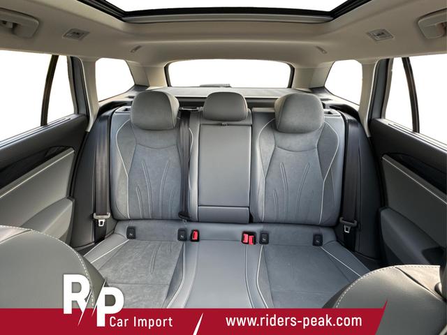 Volkswagen / Passat Variant / Silber / / / DSG+AHK+PANO+NAVI+ACC+KAMERA+LED+MASSAGE