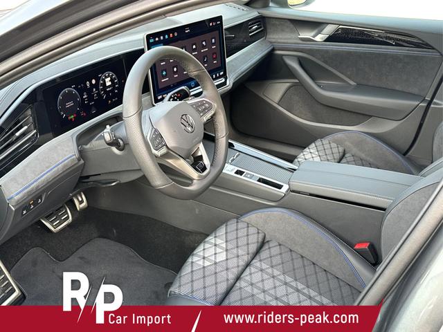 Volkswagen / Passat Variant / Grau / / / AHK+PANO+NAVI+Head-UP+Matrix-LED+ACC