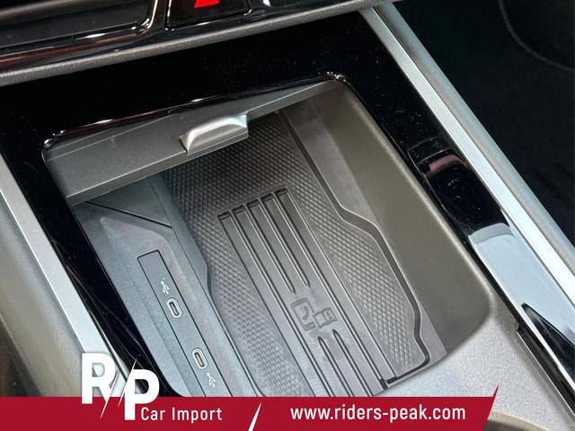 Volkswagen / Passat Variant / Grau / / / AHK+PANO+NAVI+Head-UP+Matrix-LED+ACC