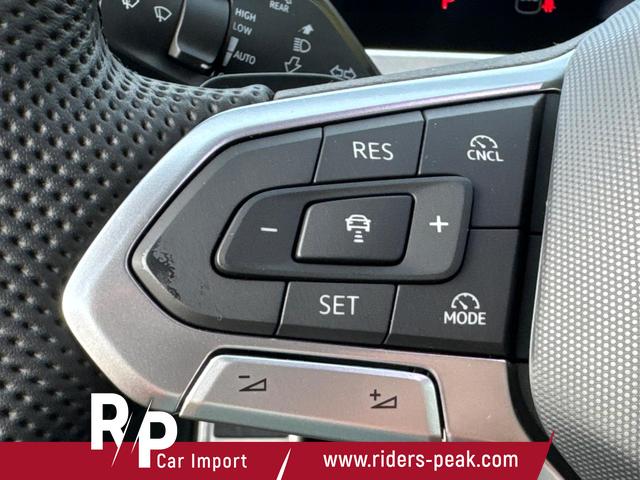 Volkswagen / Passat Variant / Grau / / / AHK+PANO+NAVI+Head-UP+Matrix-LED+ACC