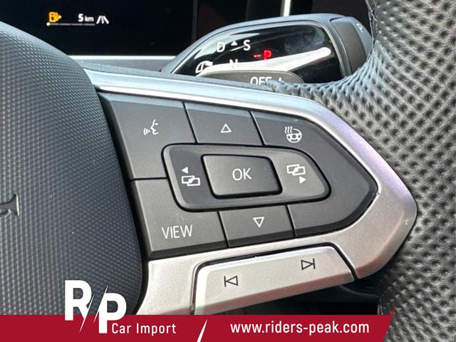 Volkswagen / Passat Variant / Grau / / / AHK+PANO+NAVI+Head-UP+Matrix-LED+ACC