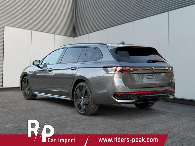 Volkswagen / Passat Variant / Grau / / / AHK+PANO+NAVI+Head-UP+Matrix-LED+ACC