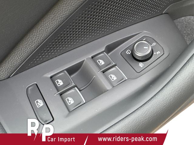 Volkswagen / Passat Variant / Schwarz / / / DSG+AHK+MASSAGE+NAVI+ACC+KAMERA+LED+17 ALU