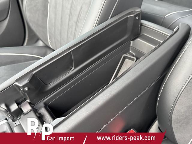 Volkswagen / Passat Variant / Schwarz / / / DSG+AHK+MASSAGE+NAVI+ACC+KAMERA+LED+17 ALU