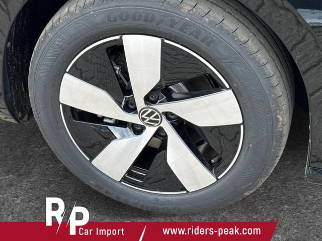 Volkswagen / Passat Variant / Schwarz / / / DSG+AHK+MASSAGE+NAVI+ACC+KAMERA+LED+17 ALU