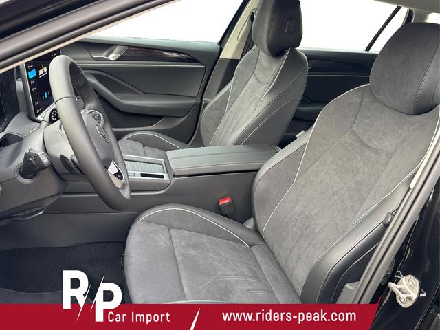 Volkswagen / Passat Variant / Schwarz / / / DSG+AHK+MASSAGE+NAVI+ACC+KAMERA+LED+17 ALU