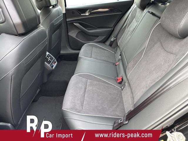 Volkswagen / Passat Variant / Schwarz / / / DSG+AHK+MASSAGE+NAVI+ACC+KAMERA+LED+17 ALU