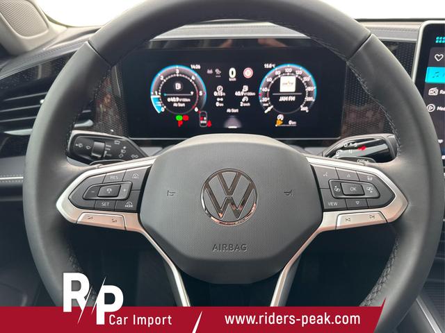 Volkswagen / Passat Variant / Schwarz / / / DSG+AHK+MASSAGE+NAVI+ACC+KAMERA+LED+17 ALU