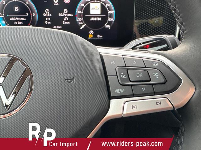 Volkswagen / Passat Variant / Schwarz / / / DSG+AHK+MASSAGE+NAVI+ACC+KAMERA+LED+17 ALU