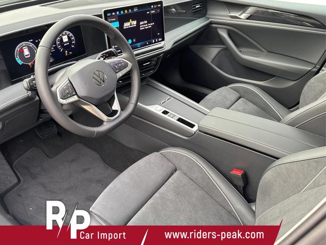 Volkswagen / Passat Variant / Schwarz / / / DSG+AHK+MASSAGE+NAVI+ACC+KAMERA+LED+17 ALU