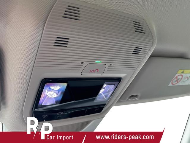 Volkswagen / Passat Variant / Schwarz / / / DSG+AHK+MASSAGE+NAVI+ACC+KAMERA+LED+17 ALU