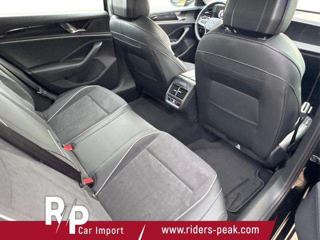 Volkswagen / Passat Variant / Schwarz / / / DSG+AHK+MASSAGE+NAVI+ACC+KAMERA+LED+17 ALU