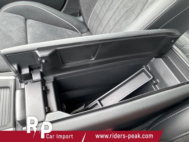 Volkswagen / Passat Variant / Grau / / / DSG+AHK+MASSAGE+NAVI+ACC+KAMERA+LED+17 ALU