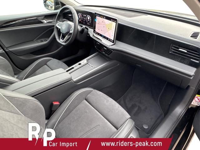 Volkswagen / Passat Variant / Schwarz / / / DSG+AHK+MASSAGE+NAVI+ACC+KAMERA+LED+17 ALU