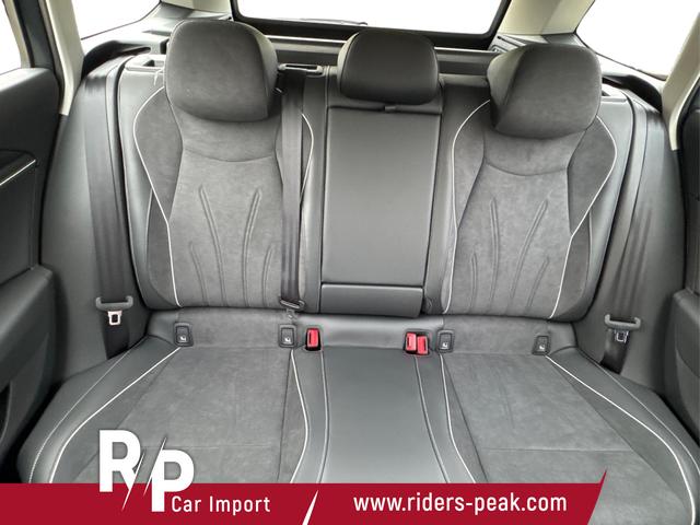 Volkswagen / Passat Variant / Grau / / / DSG+AHK+MASSAGE+NAVI+ACC+KAMERA+LED+17 ALU