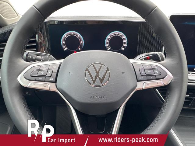 Volkswagen / Passat Variant / Grau / / / DSG+AHK+MASSAGE+NAVI+ACC+KAMERA+LED+17 ALU
