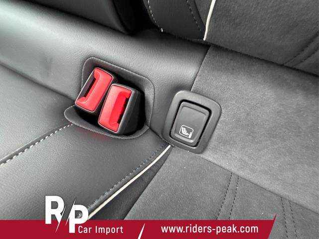 Volkswagen / Passat Variant / Grau / / / DSG+AHK+MASSAGE+NAVI+ACC+KAMERA+LED+17 ALU