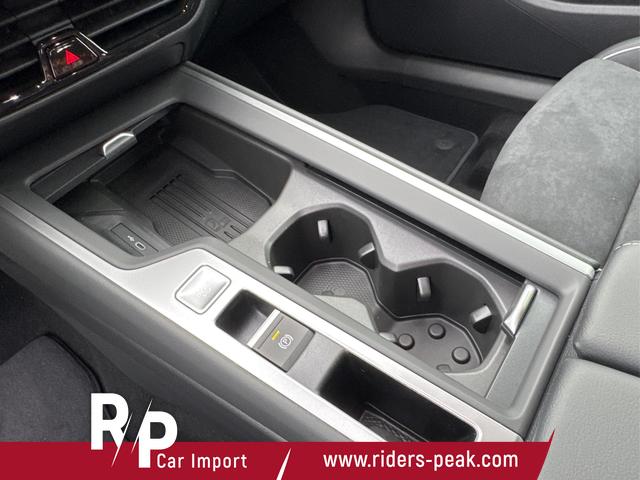 Volkswagen / Passat Variant / Grau / / / DSG+AHK+MASSAGE+NAVI+ACC+KAMERA+LED+17 ALU