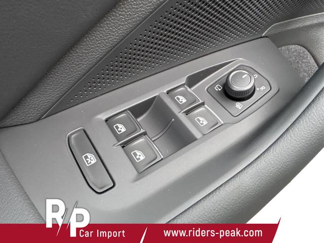 Volkswagen / Passat Variant / Grau / / / DSG+AHK+MASSAGE+NAVI+ACC+KAMERA+LED+17 ALU