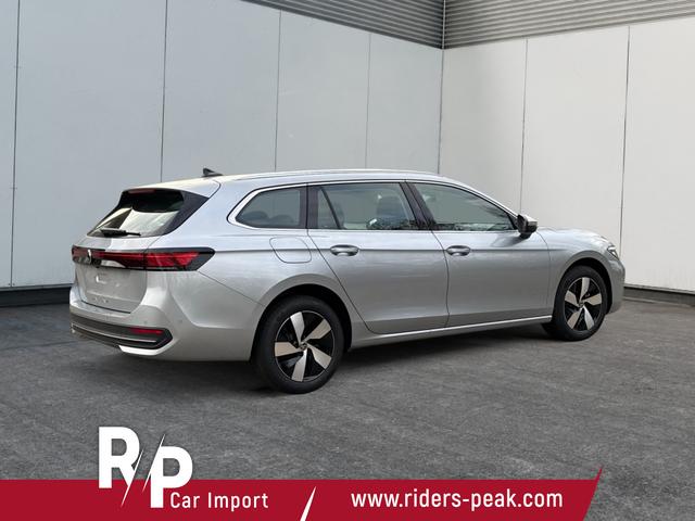 Volkswagen / Passat Variant / Silber / / / DSG+AHK+MASSAGE+NAVI+ACC+KAMERA+LED+17 ALU