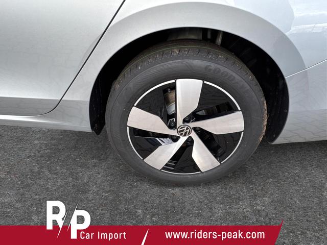 Volkswagen / Passat Variant / Silber / / / DSG+AHK+MASSAGE+NAVI+ACC+KAMERA+LED+17 ALU