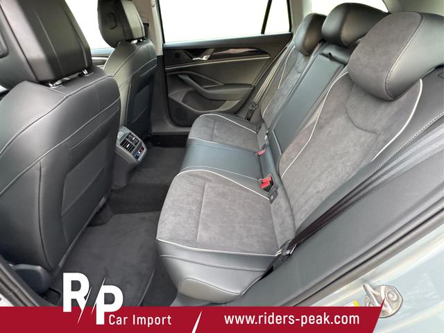 Volkswagen / Passat Variant / Silber / / / DSG+AHK+MASSAGE+NAVI+ACC+KAMERA+LED+17 ALU