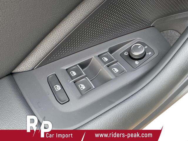 Volkswagen / Passat Variant / Silber / / / DSG+AHK+MASSAGE+NAVI+ACC+KAMERA+LED+17 ALU