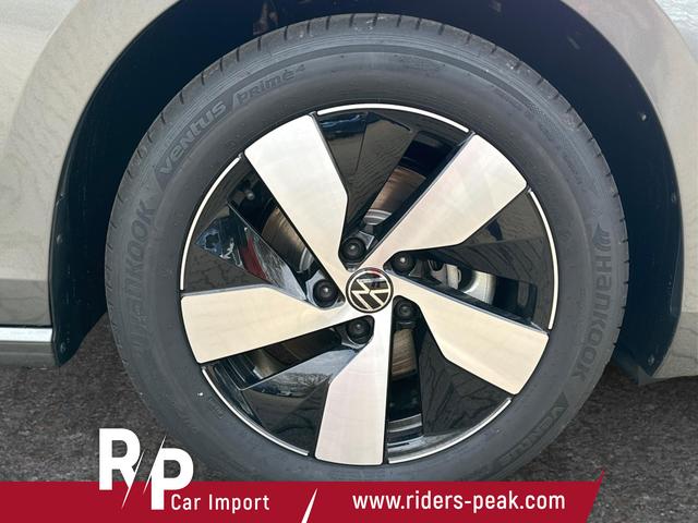 Volkswagen / Passat Variant / Grau / / / DSG+AHK+MASSAGE+NAVI+ACC+KAMERA+LED+17 ALU