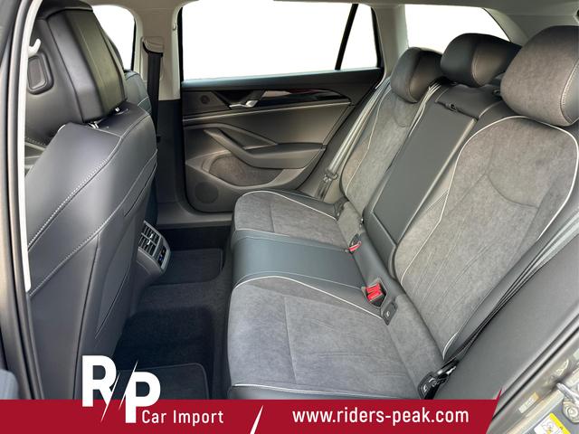 Volkswagen / Passat Variant / Grau / / / DSG+AHK+MASSAGE+NAVI+ACC+KAMERA+LED+17 ALU