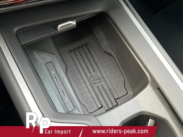 Volkswagen / Passat Variant / Grau / / / DSG+AHK+MASSAGE+NAVI+ACC+KAMERA+LED+17 ALU