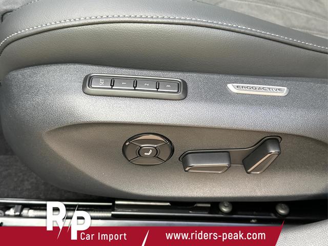 Volkswagen / Passat Variant / Grau / / / DSG+AHK+MASSAGE+NAVI+ACC+KAMERA+LED+17 ALU