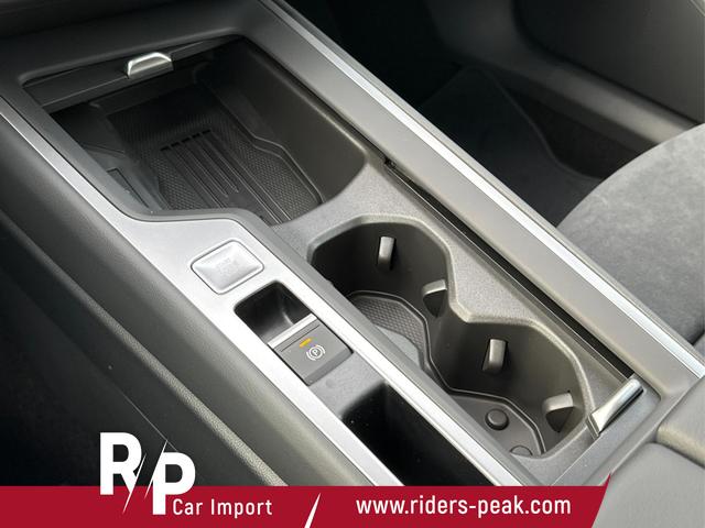 Volkswagen / Passat Variant / Grau / / / DSG+AHK+MASSAGE+NAVI+ACC+KAMERA+LED+17 ALU