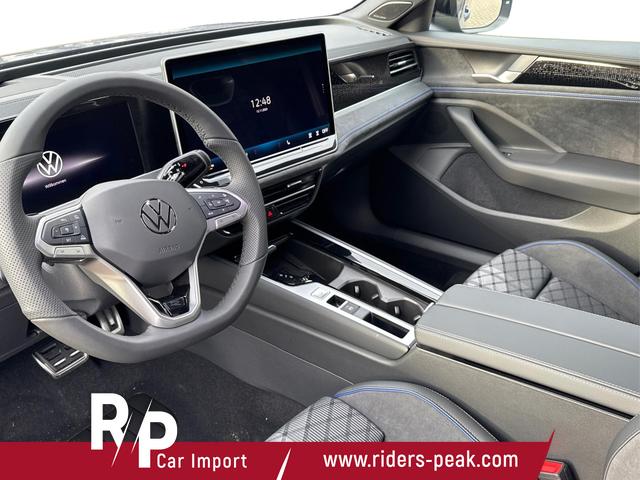 Volkswagen / Passat Variant / Blau / / / 4WD+BLACK+PANO+AHK+DCC+MATRIX+HARMAN