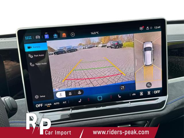 Volkswagen / Passat Variant / Blau / / / 4WD+BLACK+PANO+AHK+DCC+MATRIX+HARMAN