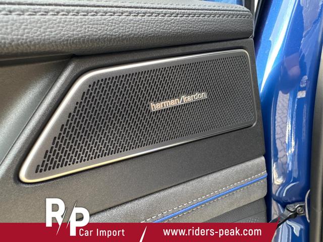 Volkswagen / Passat Variant / Blau / / / 4WD+BLACK+PANO+AHK+DCC+MATRIX+HARMAN