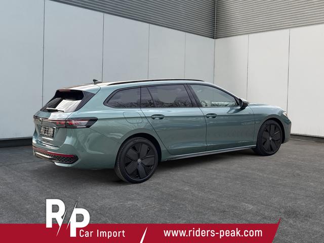 Volkswagen / Passat Variant / Gr&uuml;n / / / 4WD+BLACK+PANO+AHK+DCC+MATRIX+HARMAN