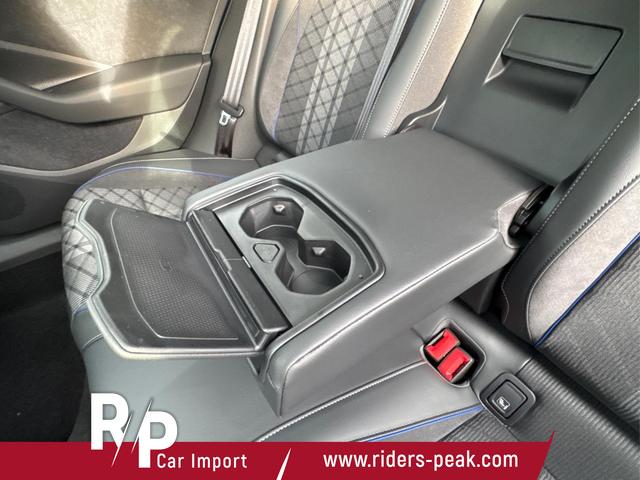 Volkswagen / Passat Variant / Blau / / / 4WD+BLACK+PANO+AHK+DCC+MATRIX+HARMAN