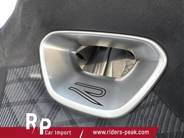 Volkswagen / Passat Variant / Blau / / / 4WD+BLACK+PANO+AHK+DCC+MATRIX+HARMAN