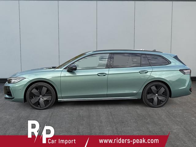 Volkswagen / Passat Variant / Gr&uuml;n / / / 4WD+BLACK+PANO+AHK+DCC+MATRIX+HARMAN