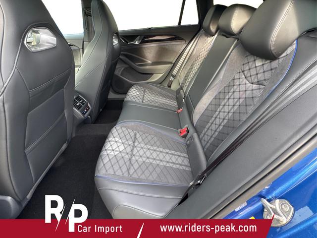 Volkswagen / Passat Variant / Blau / / / 4WD+BLACK+PANO+AHK+DCC+MATRIX+HARMAN