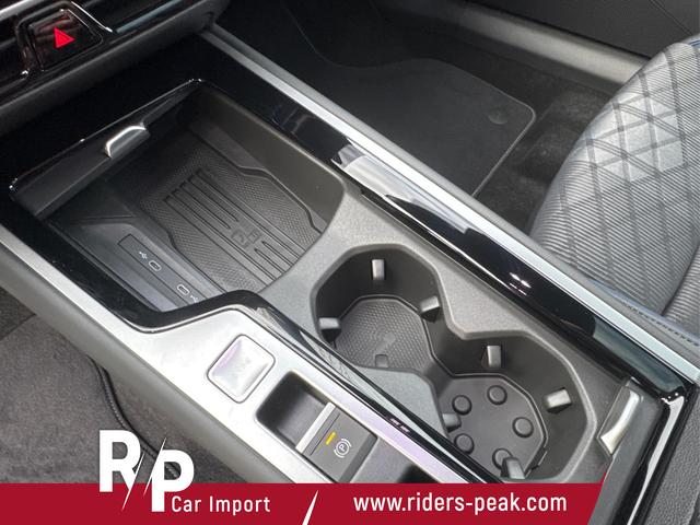 Volkswagen / Passat Variant / Gr&uuml;n / / / 4WD+BLACK+PANO+AHK+DCC+MATRIX+HARMAN