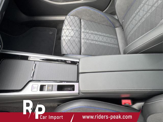 Volkswagen / Passat Variant / Gr&uuml;n / / / 4WD+BLACK+PANO+AHK+DCC+MATRIX+HARMAN