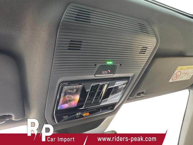 Volkswagen / Passat Variant / Gr&uuml;n / / / 4WD+BLACK+PANO+AHK+DCC+MATRIX+HARMAN