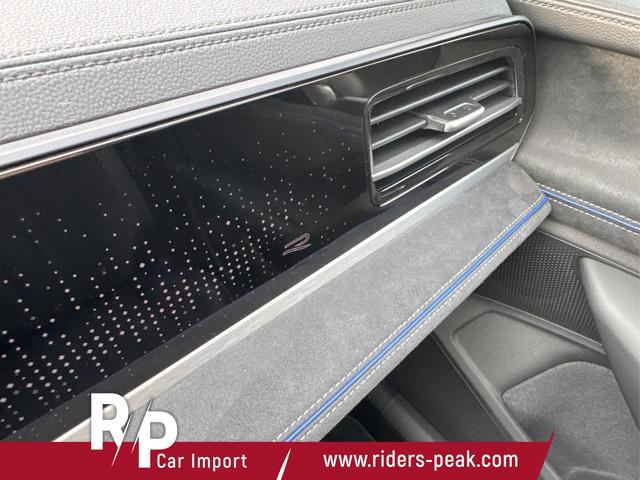 Volkswagen / Passat Variant / Gr&uuml;n / / / 4WD+BLACK+PANO+AHK+DCC+MATRIX+HARMAN