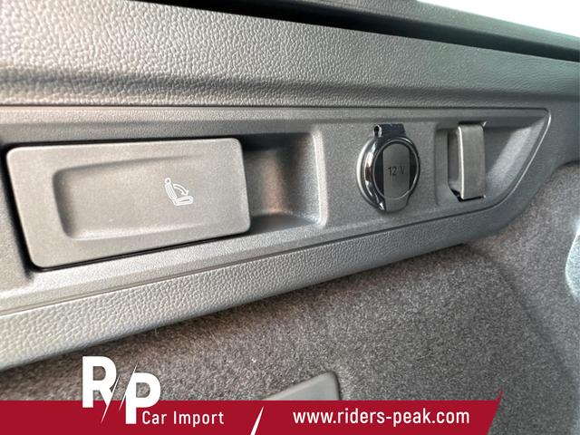 Volkswagen / Passat Variant / Gr&uuml;n / / / 4WD+BLACK+PANO+AHK+DCC+MATRIX+HARMAN