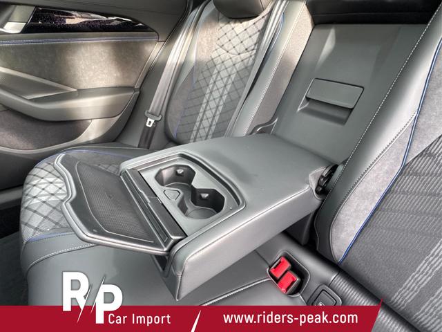 Volkswagen / Passat Variant / Gr&uuml;n / / / 4WD+BLACK+PANO+AHK+DCC+MATRIX+HARMAN