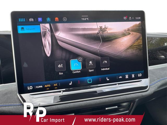 Volkswagen / Passat Variant / Gr&uuml;n / / / 4WD+BLACK+PANO+AHK+DCC+MATRIX+HARMAN