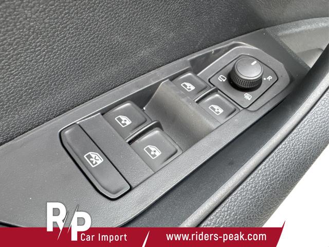 Skoda / Karoq / Silber / / / AHK+KAMERA+EL. HECKKL.+SHZ+ACC+KESSY+18''ALU